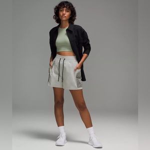 Lululemon Multi-Pocket Cargo High-Rise Hiking Short 5"